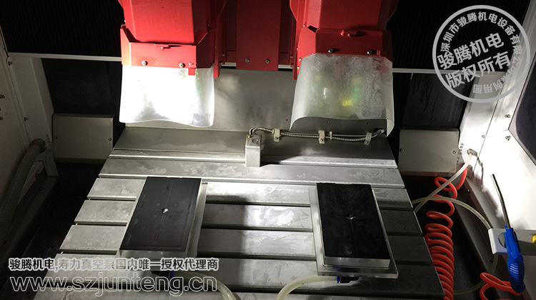 駿騰機電壽力螺桿真空泵在玻璃加工行業(yè)上的應用實拍7
